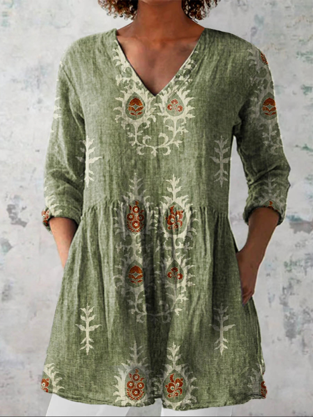 Grainne | The Long V-Neck Blouse
