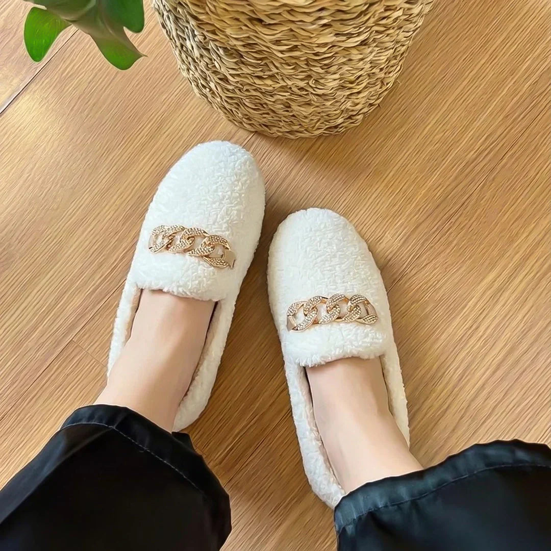 Karolína | Plush Moccasins with Golden Chain