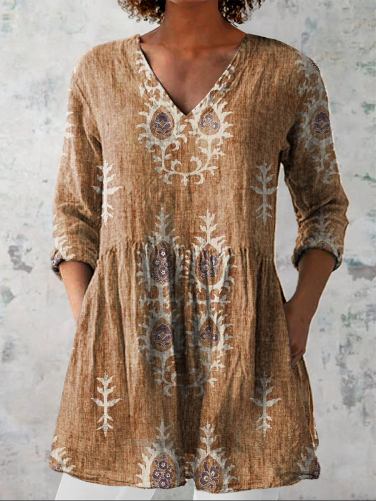 Grainne | The Long V-Neck Blouse