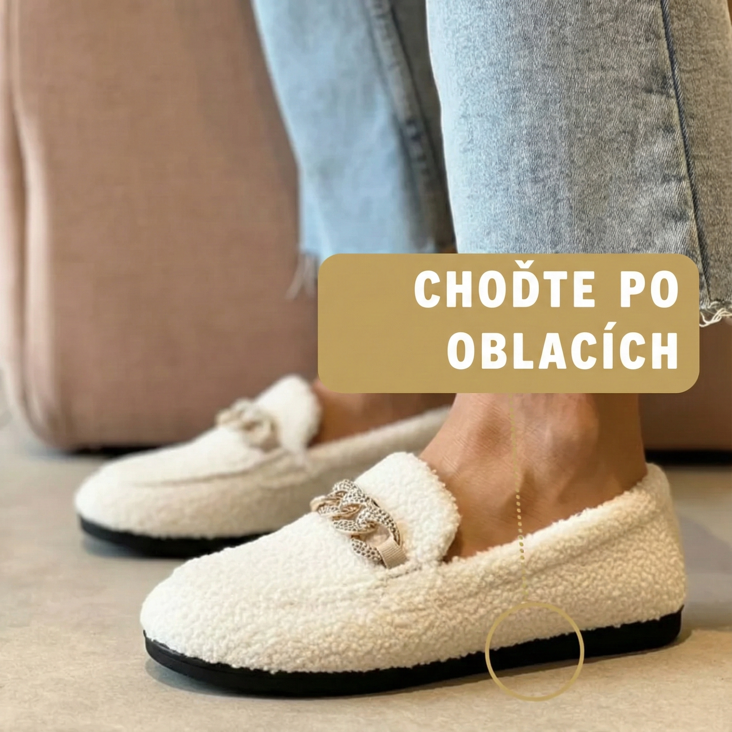 Karolína | Plush Moccasins with Golden Chain