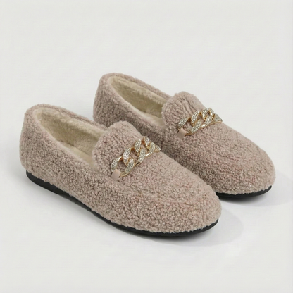 Karolína | Plush Moccasins with Golden Chain