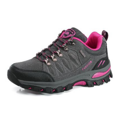 Attracta | The All-Season Lace-Up Walking Shoe