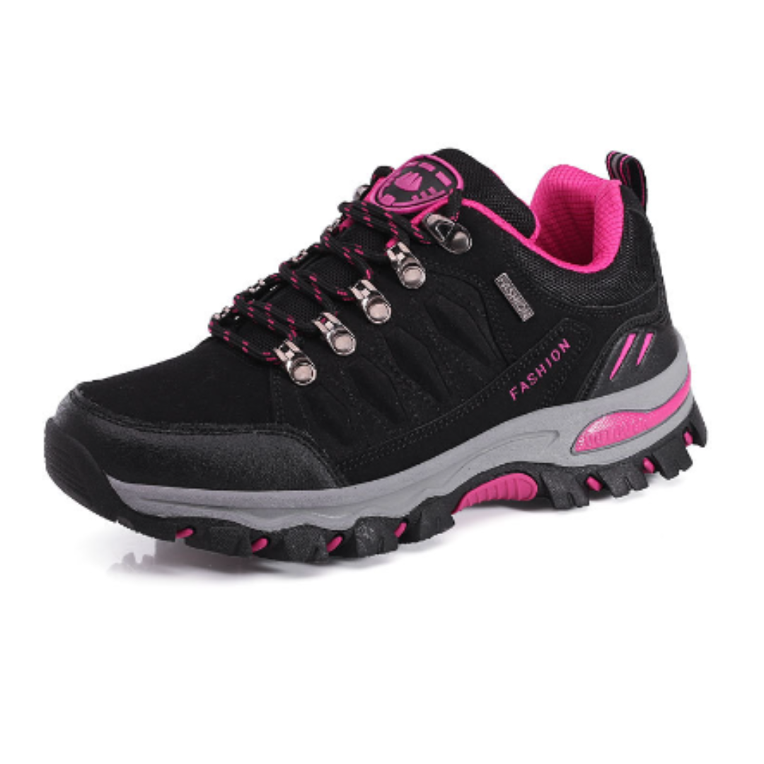 Attracta | The All-Season Lace-Up Walking Shoe